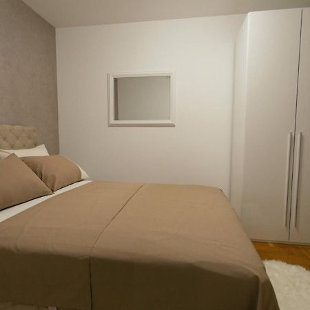 Apartman Sunset Sremska Mitrovica Exterior photo